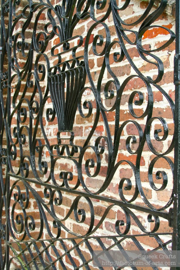 BooneHallPlantation_Gates